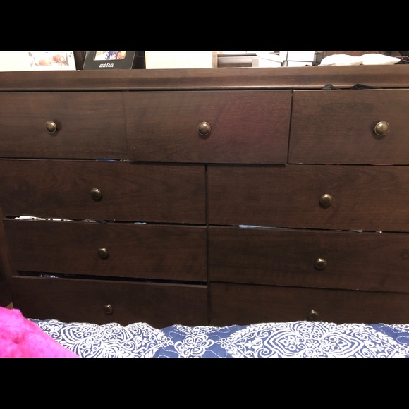 Bedroom set - Picture 3 of 4